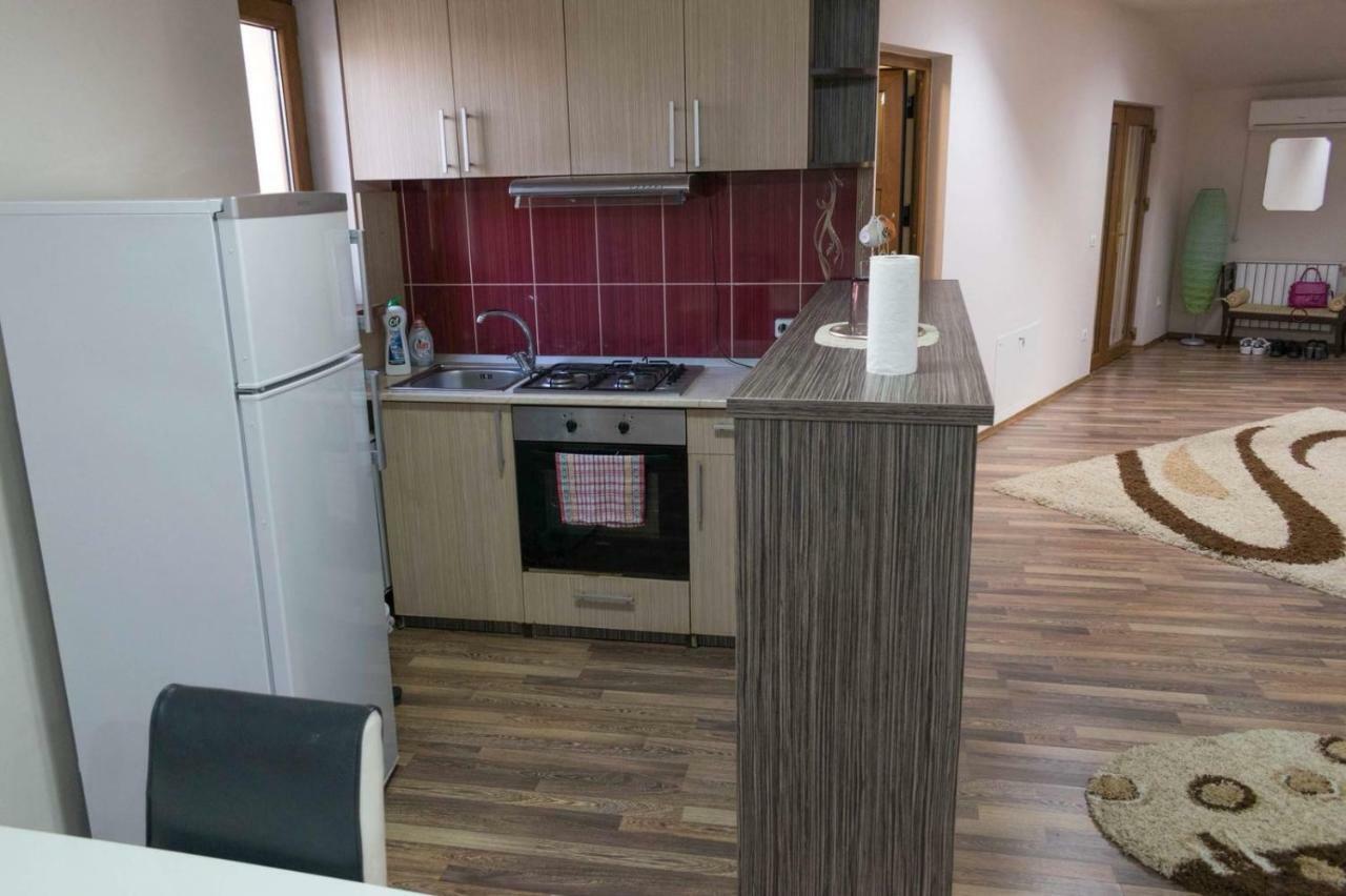 Penthouse De Lux Lägenhet Oradea Exteriör bild